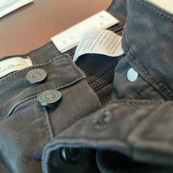 NWT Kancan High Rise Black Denim Button Front Shorts Sz L - Picture 6 of 6